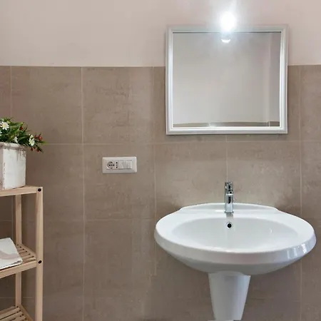 Via Del Mare - Rooms & Apartment Sit *